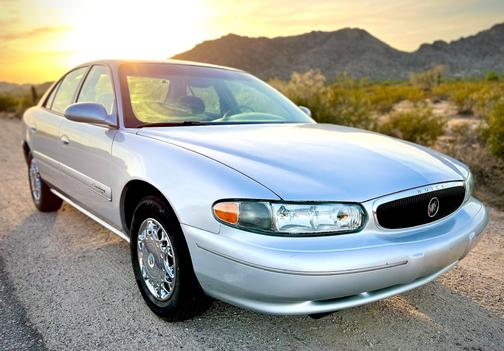 Photo 1 of 24 of 2001 Buick Century Custom